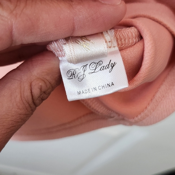 Elegant Pink Pleated Pencil Dress for Work - Picture 4 of 4